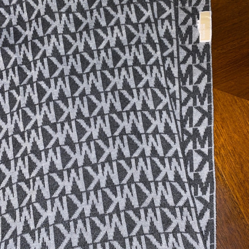 Scarf - Picture 3 of 3